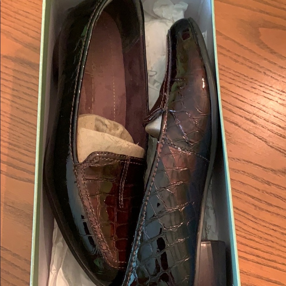 Women’s dress shoes.